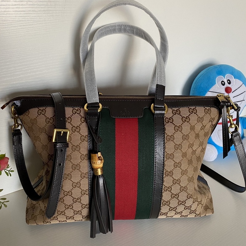 Gucci Handbags 675